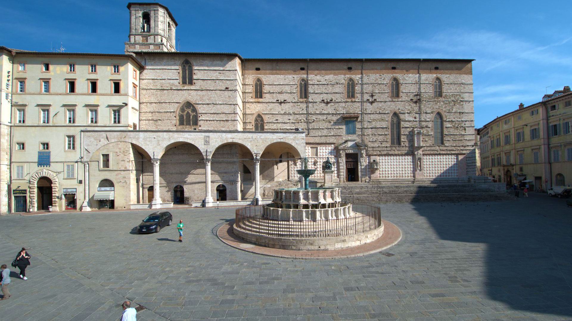 Piazza Iv Novembre Piazza Iv Novembre